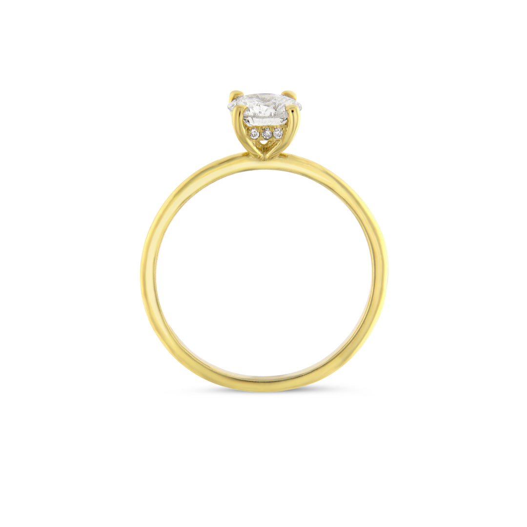 טבעת אירוסין דקה מזהב 14 קראט בעיצוב משובצת יהלומים